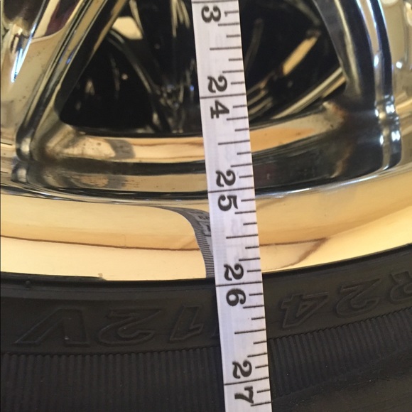 Items - Picture 4 of 8